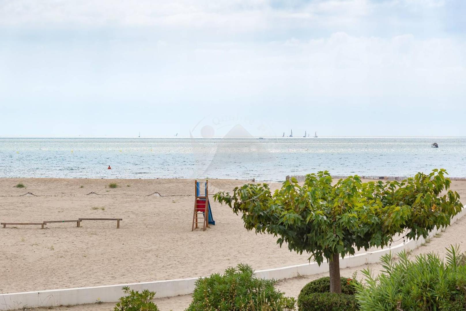 As17378 - P4 Dans Une Residence Sur La Plage Avec Vue Mer Et Piscine 勒格罗-迪鲁瓦 外观 照片